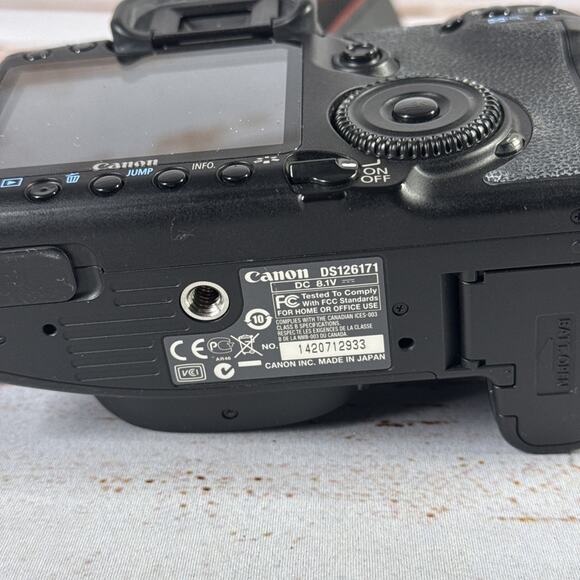 Canon - EOS 40D 10.1MP Digital SLR Camera - Body Only - Picture 7 of 8